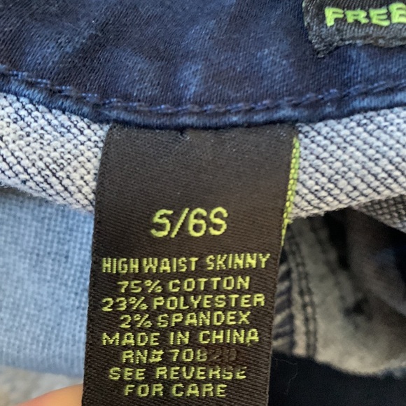 Dark Wash Rue 21 Skinny Jeans - Picture 9 of 9